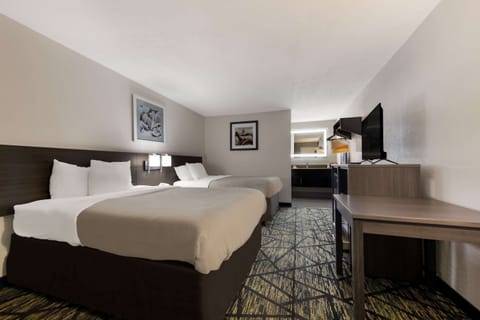1 bedroom, premium bedding, laptop workspace, iron/ironing board