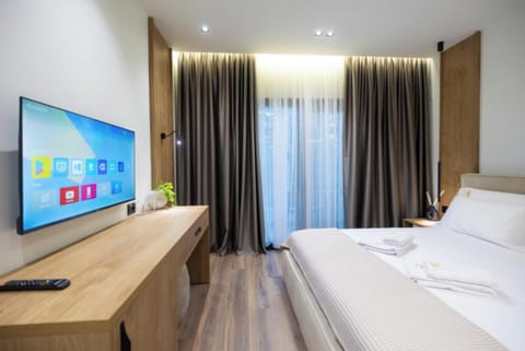 King Room with Balcony | Free WiFi