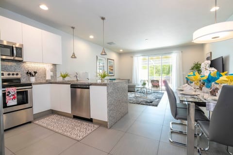 House | 3 bedrooms, desk, high-speed internet