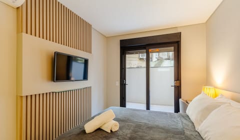 Basic Apartment | Iron/ironing board, WiFi (free), bed sheets