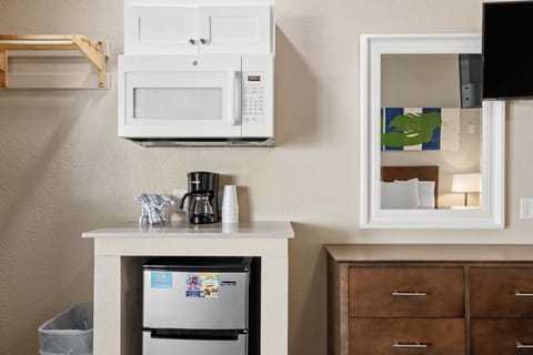 Rollaway beds, free WiFi, bed sheets