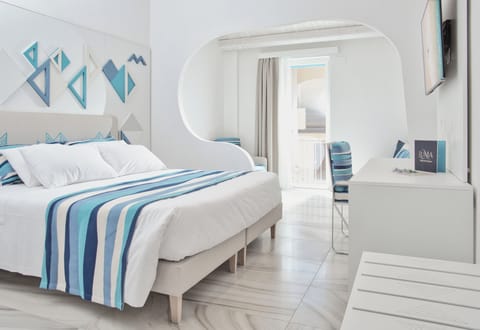 Superior Double or Twin Room | In-room safe, desk, blackout drapes, free WiFi