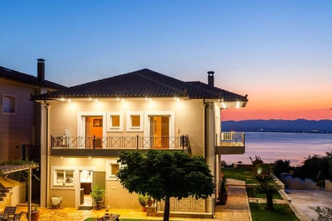 House | 4 bedrooms, desk, Internet