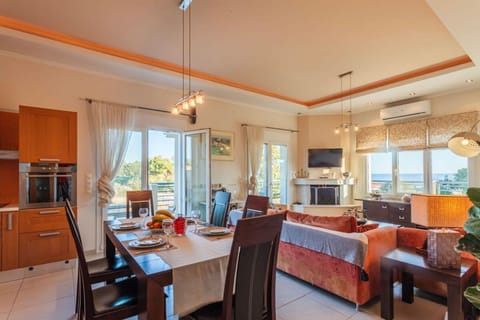 Villa | 4 bedrooms, Internet