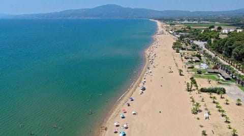 House | 3 bedrooms, desk, Internet