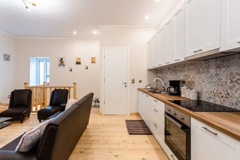 House | 3 bedrooms, desk, Internet