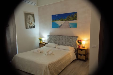 Classic Double or Twin Room | Premium bedding, minibar, desk, free WiFi