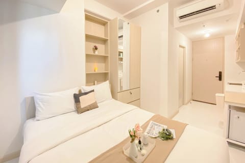 Deluxe Studio | Desk, free WiFi