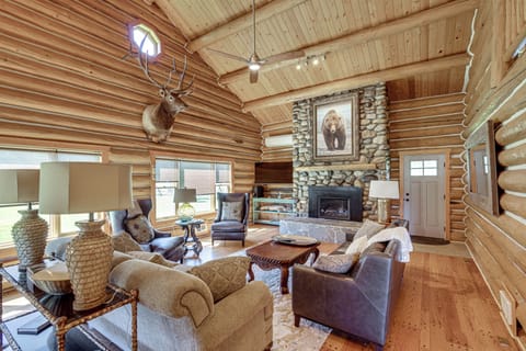 House (4 Bedrooms) | Interior