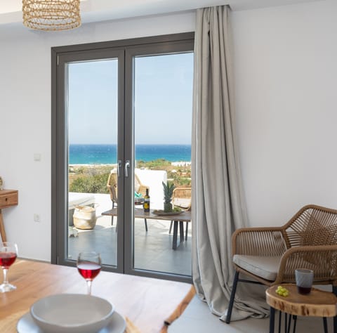 Private beach nearby, beach towels