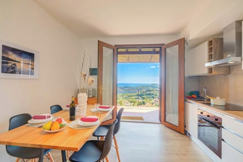 Standard Apartment, 1 Bedroom, Microwave, Mountainside (Il Vecchio Faggio: Lake Maggiore view) | Private kitchen