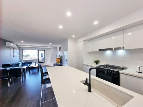 House | 2 bedrooms, desk, Internet