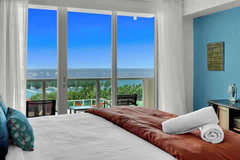 Deluxe Condo, 3 Bedrooms, Balcony, Ocean View | 3 bedrooms, iron/ironing board, free WiFi