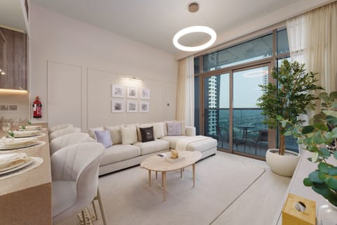 Deluxe Apartment, 1 Bedroom, Balcony | Living room