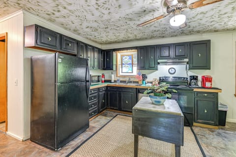 House (2 Bedrooms) | Interior