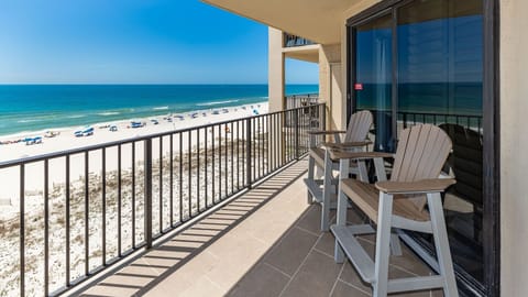 Condo, 3 Bedrooms | Property grounds