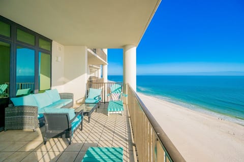 Condo, 3 Bedrooms | Property grounds