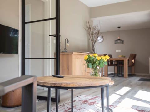 Bungalow | Dining