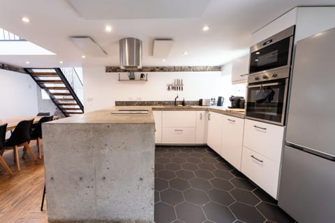 3 bedrooms, desk, laptop workspace, free WiFi