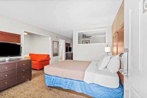 Family Suite, Multiple Beds, Non Smoking | Premium bedding, down comforters, desk, laptop workspace