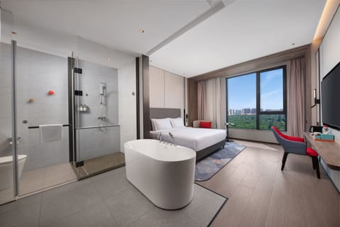 Standard Room, 1 King Bed, Bathtub (Extra Floor Space) | Premium bedding, desk, laptop workspace, blackout drapes