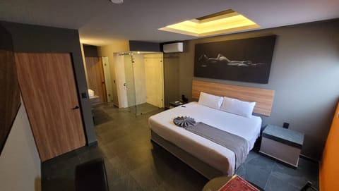 Comfort Room | Free WiFi