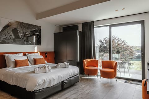 Family Suite, 2 Bedrooms, Jetted Tub, Garden View | 1 bedroom, Egyptian cotton sheets, premium bedding, down comforters