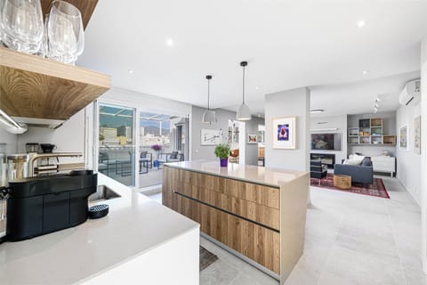 Luxury Apartment, 3 Bedrooms | Private kitchen | Full-size fridge, microwave, oven, stovetop