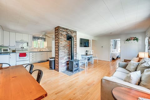 House (2 Bedrooms) | Interior