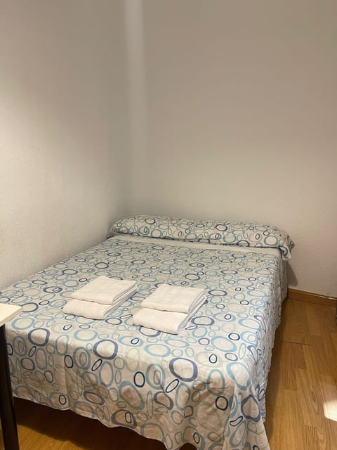 Basic Double Room | Desk, laptop workspace, free WiFi