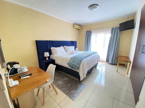 Deluxe Single Room | WiFi (free)