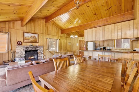 Cabin, Multiple Beds, Patio, Beach View (2470) | 4 bedrooms, individually decorated, individually furnished, bed sheets