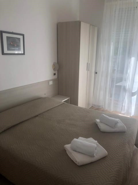 Superior Quadruple Room, Sea View | In-room safe, laptop workspace, soundproofing, free WiFi