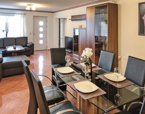 House | Dining