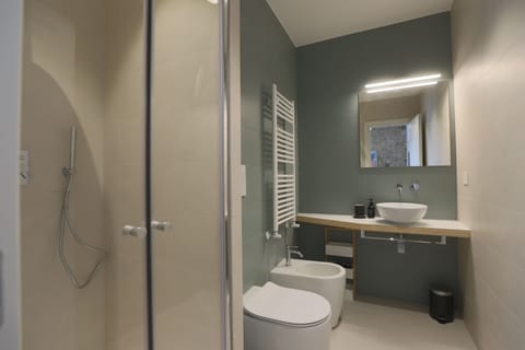 In-room safe, soundproofing, free WiFi