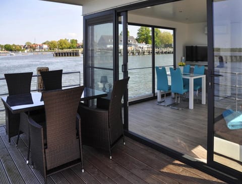 Mobile Home | Balcony