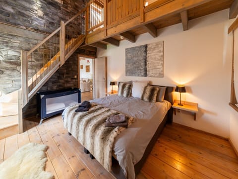 House | 5 bedrooms, individually furnished, bed sheets