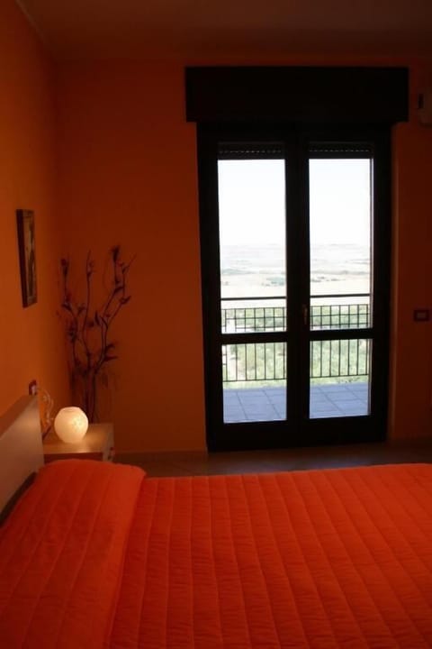 Desk, laptop workspace, soundproofing, free WiFi