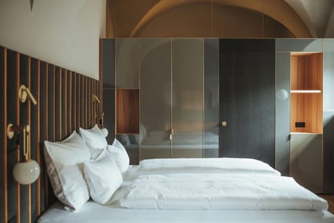 Comfort Double Room, City View, Ground Floor | In-room safe, desk, laptop workspace, free WiFi