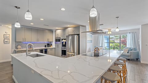 House, 3 Bedrooms | Private kitchen | Coffee/tea maker, fridge, oven, stovetop
