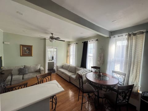 Apartment, 3 Bedrooms, Smoking, City View | Interior