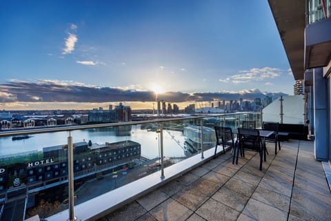 Apartment, 2 Bedrooms, City View | 2 bedrooms, iron/ironing board