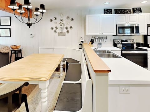 Studio (2 Bedrooms) | Property amenity