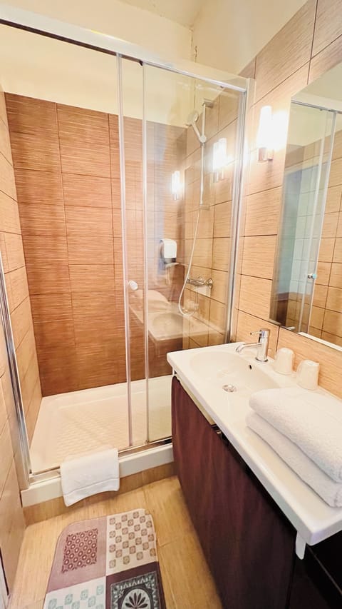 Standard Room | Bathroom | Free toiletries, hair dryer, towels, soap