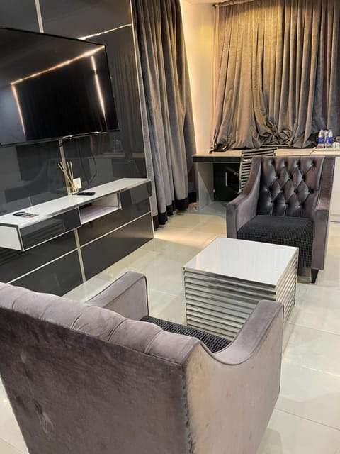 Deluxe Room | Living area