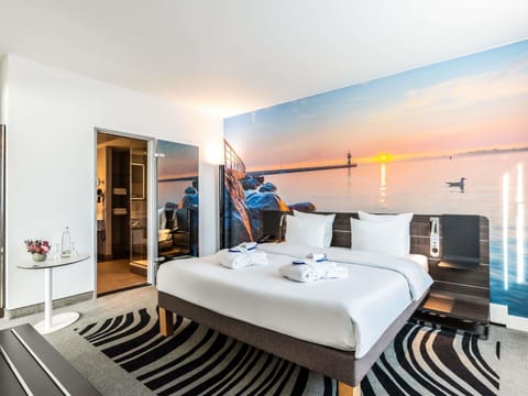 Superior Suite, 1 Double Bed with Sofa bed | In-room safe, laptop workspace, blackout drapes, soundproofing