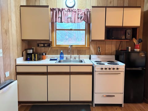 Studio | Free WiFi, bed sheets