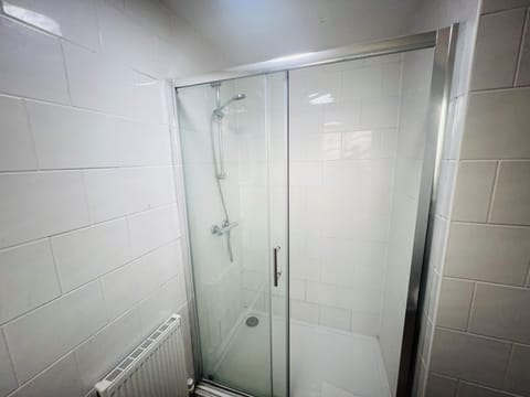 Double Room | Bathroom | Shower, free toiletries, towels, soap