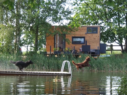 TinyHousebeiDresden klein aber fein, beste Lage Naturteich große Terrasse - Nähe Sächsische Schweiz | 1 bedroom, in-room safe, blackout drapes, iron/ironing board