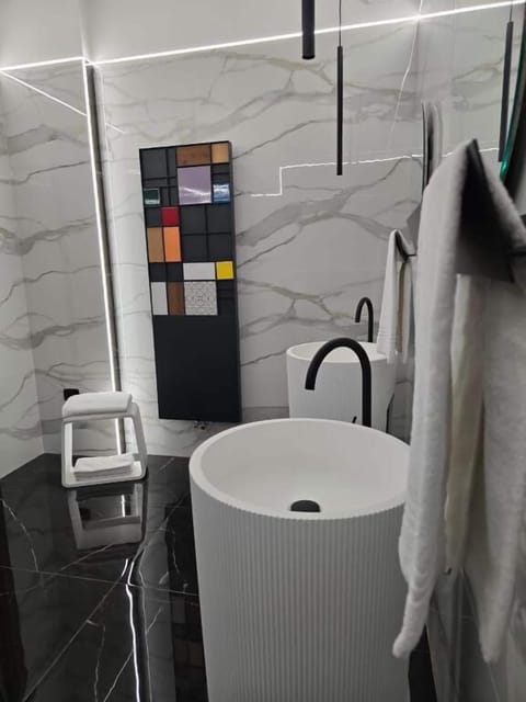 Suite, Balcony, Mountain View | Bathroom